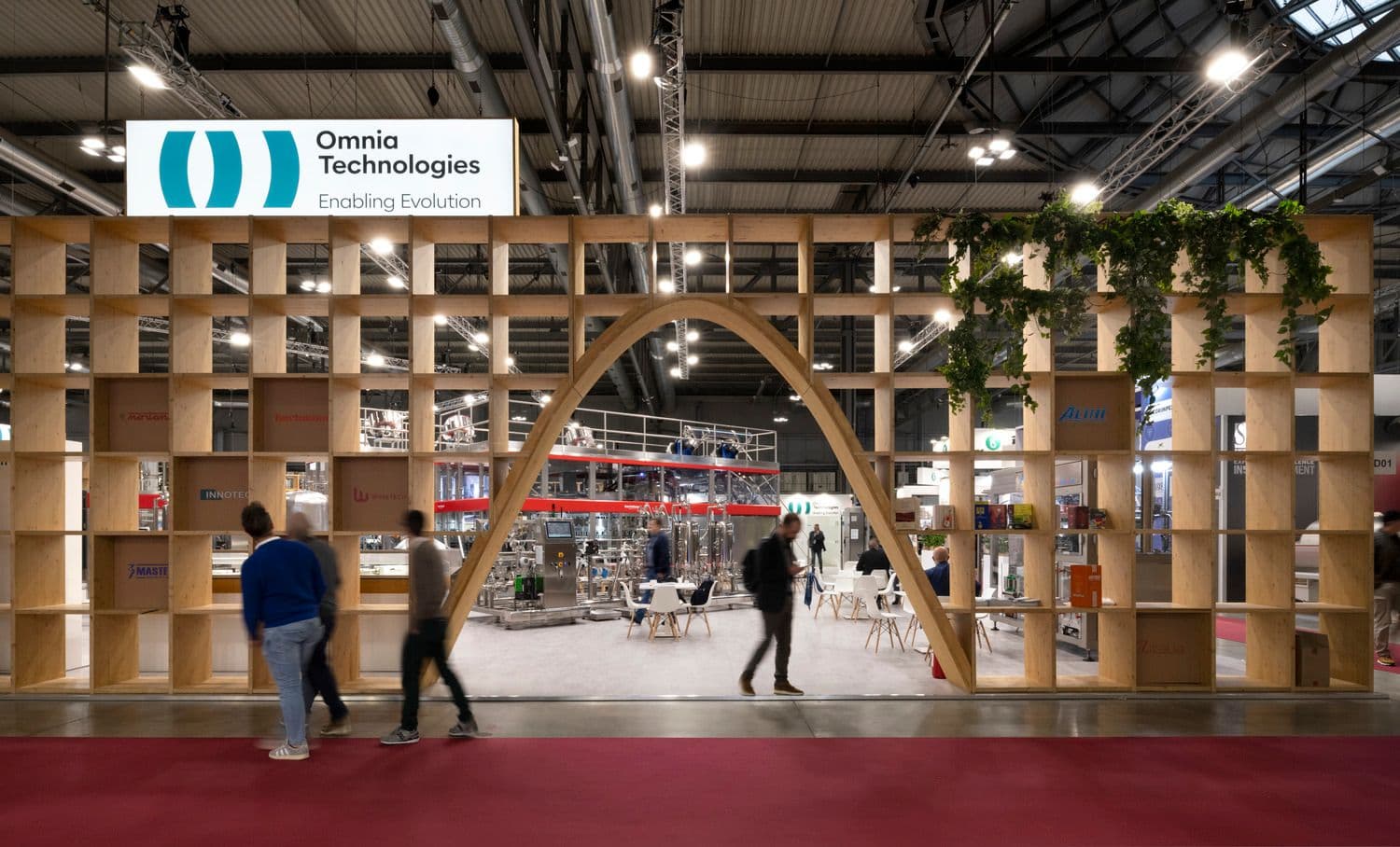 Stand Omnia Technologies