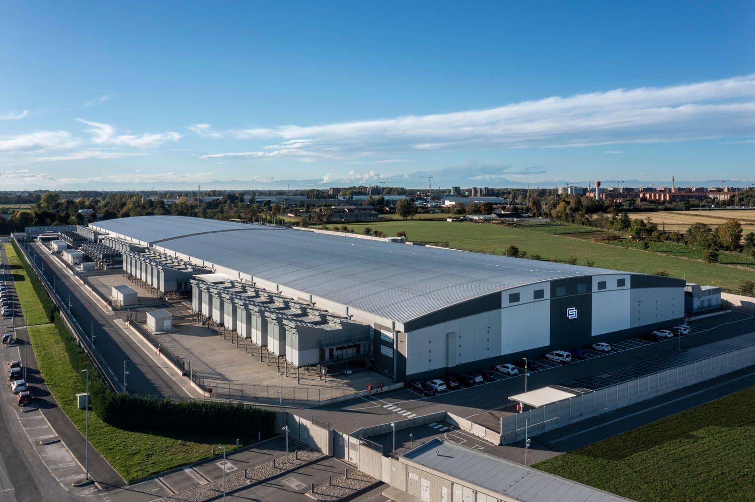 Data Center Operator MIL 01