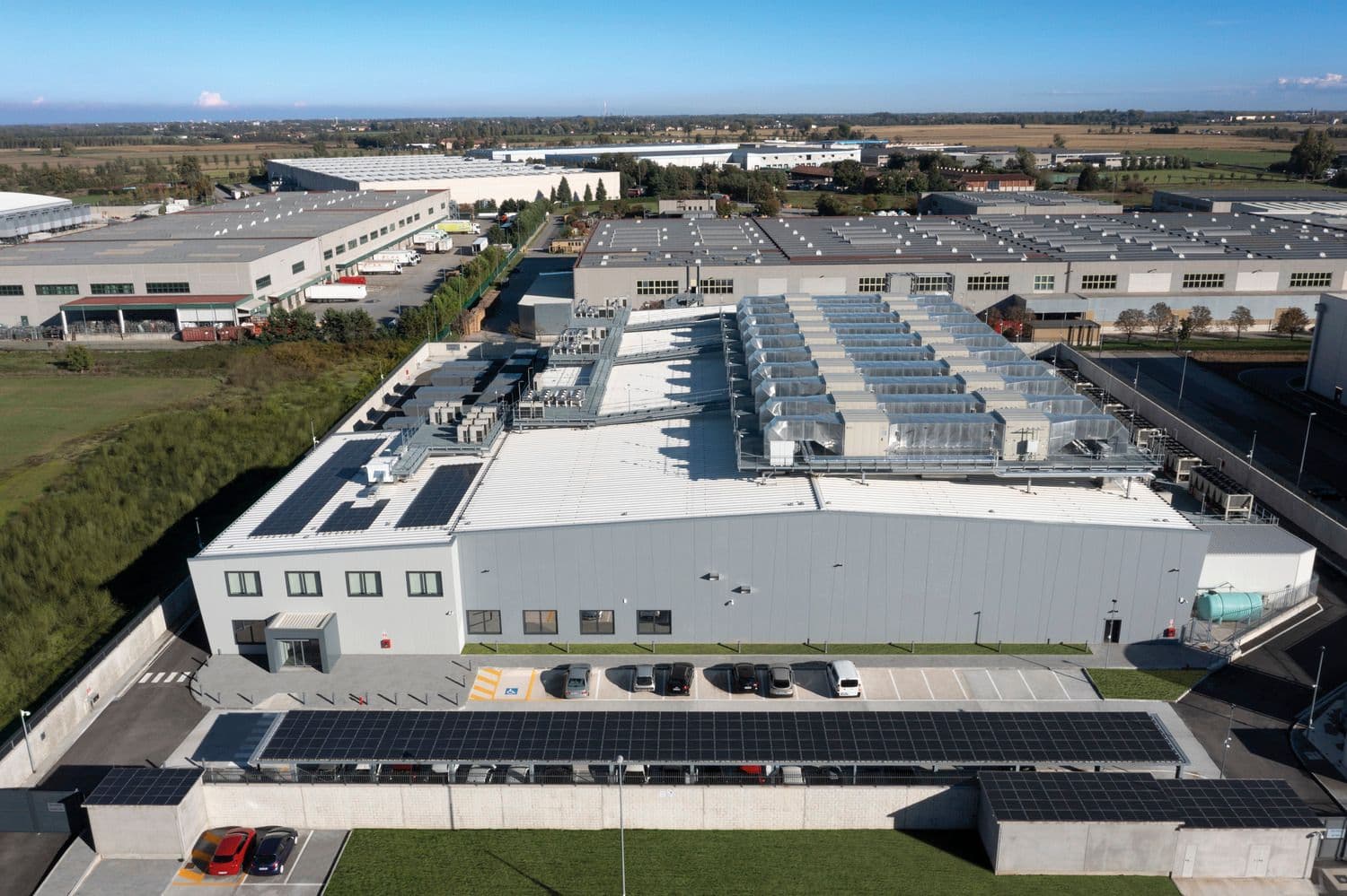 Data Center Operator MIL 02